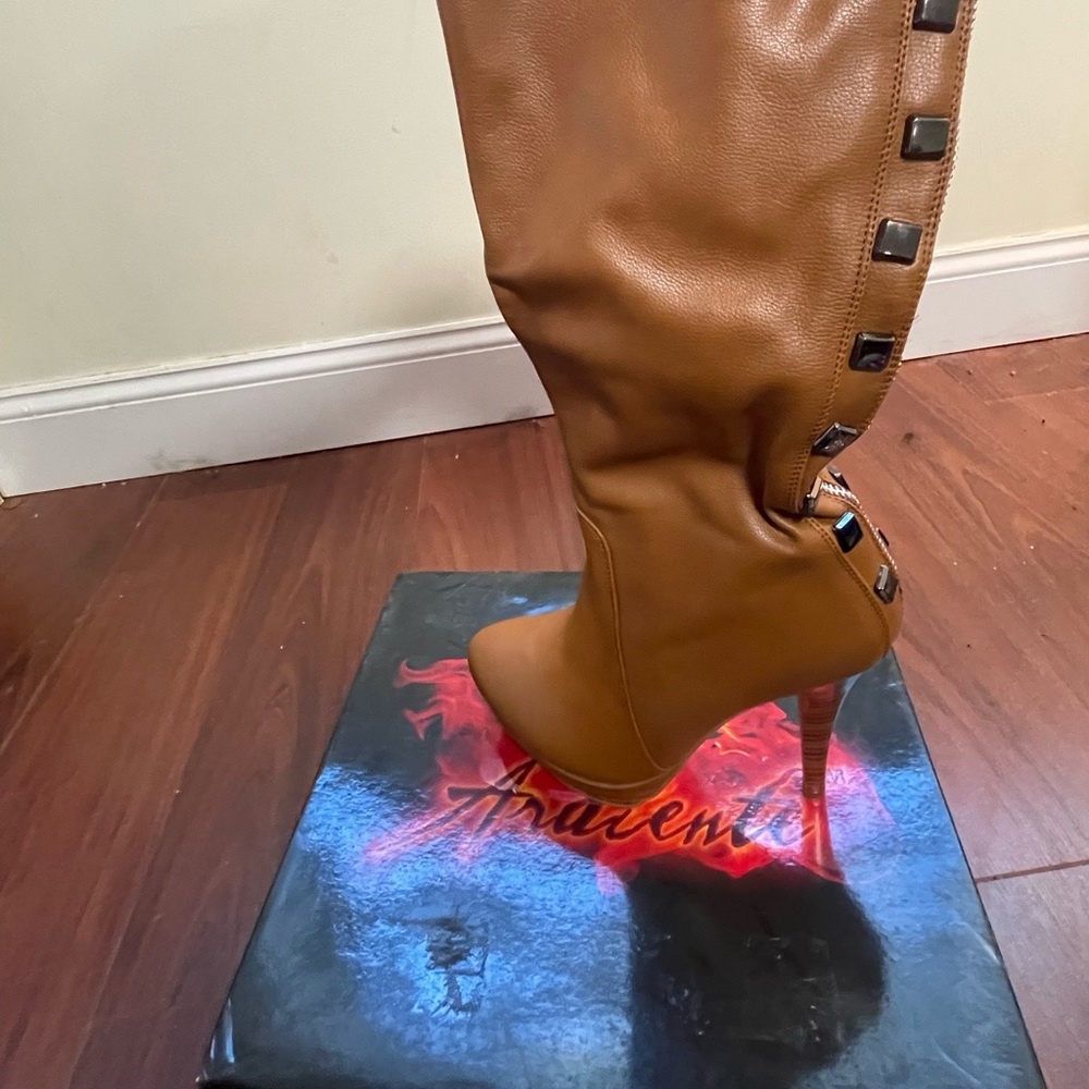 High heel boots size 7